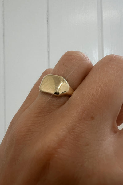 SAMPLE - PINKY SIGNET RING -9CT GOLD - H OR 4