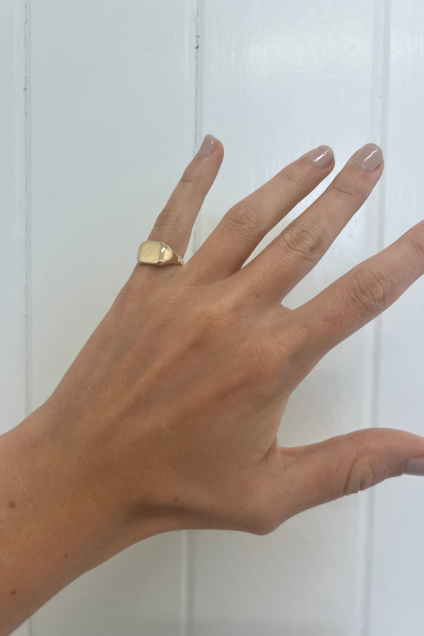 SAMPLE - PINKY SIGNET RING -9CT GOLD - H OR 4