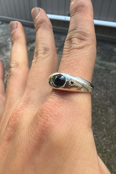 Squashed blimp ring with sapphires and diamond - Silver